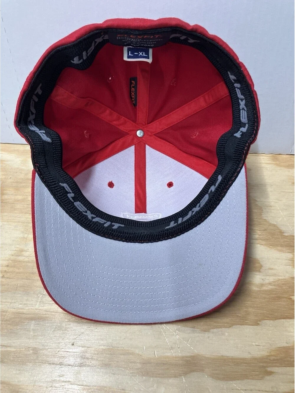 Ducati Island 2019 - Hat - Men's L/XL Flexfit  -  Red Embroidered